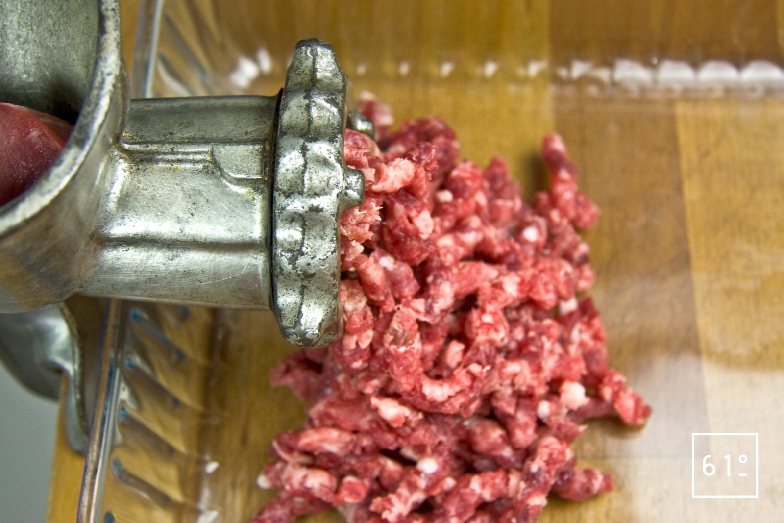 Faire Des Steak Haché Avec De La Viande Haché Steak haché à la viande maturée et au bourbon | Recette | 61°Degrés