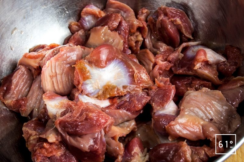 Préparer les gésiers de poulet à cuire sous vide