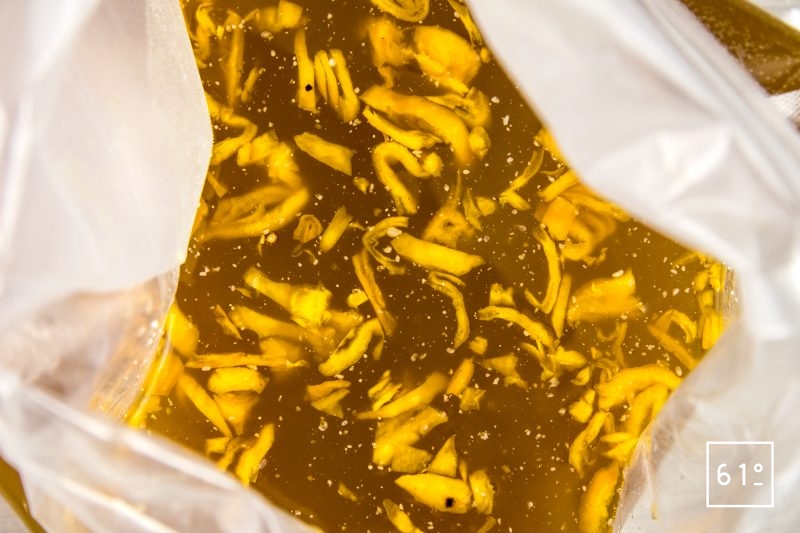 Sauce piquante à l'ananas et au trinidad moruga scorpion - mettre sous vide