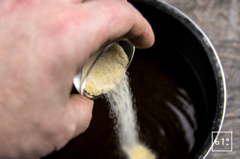 Bouillon de jambon gélifié préparé sous pression - ajouter la gélatine