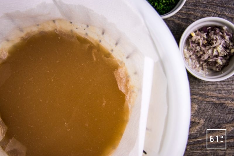 Jambon persillé sans nitrite ou nitrate - filtrer le bouillon