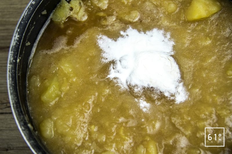 Purée au bouillon - ajouter la gomme xanthane et l'agar agar