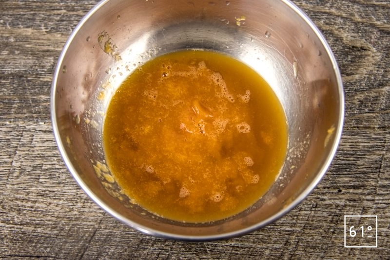 Soupe d'oursin dans sa coque de pomelo - pulpe