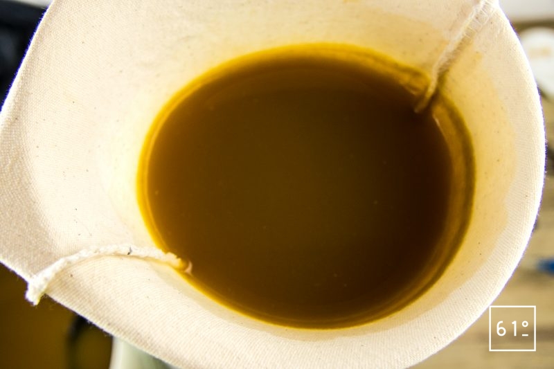 Vinaigre de mangue - filtrer