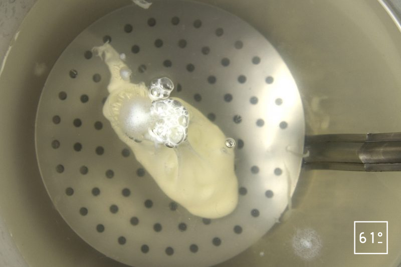 Fausse huître au turbot - réaliser la membrane
