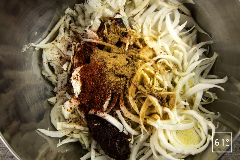 Kimchi de chou au Gochujang - rassembler