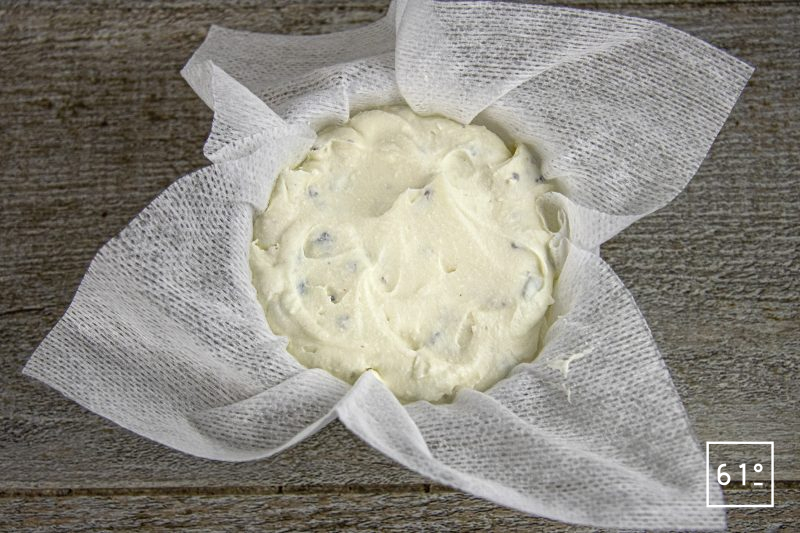 Fromage frais de kéfir à la truffe - mouler le fromage