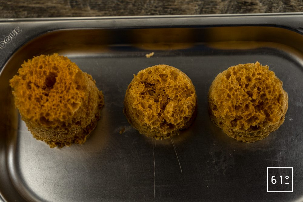 Sponge cake déshydraté au ketchup et au jambon Recette 61°Degrés