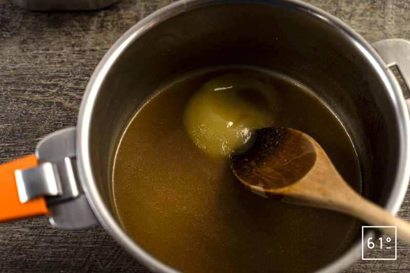 Pigeon basse température et patate douce sauce au miel - ajouter le miel