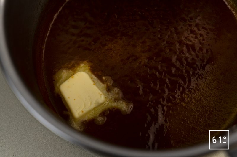 Bisque de langoustine - ajouter le beurre
